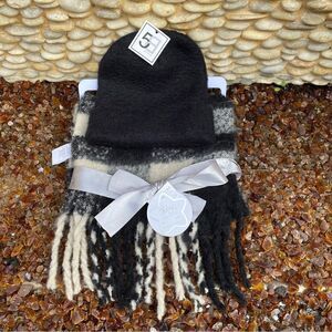 Bundle of Black/Cream Toby Scarf & 5B Black Beanie. NWT